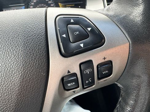 Used 2013 Ford Taurus SEL image 18