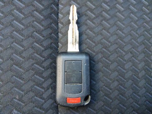 Used 2019 Mitsubishi Eclipse Cross ES image 32