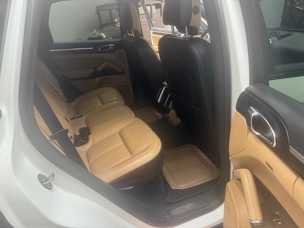 Used 2016 Porsche Cayenne AWD/4WD image 39