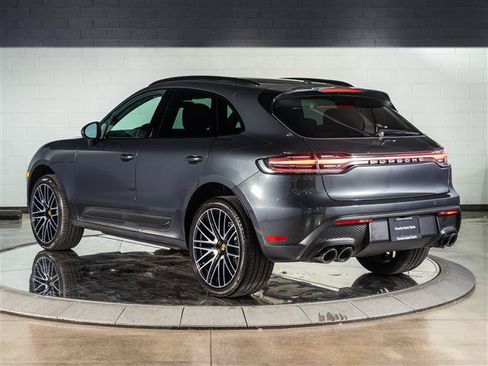 Used 2026 Porsche Macan AWD/4WD image 3
