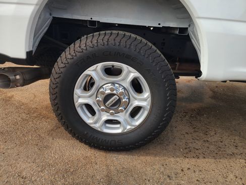 Used 2025 Ford F250 XLT AWD/4WD image 13