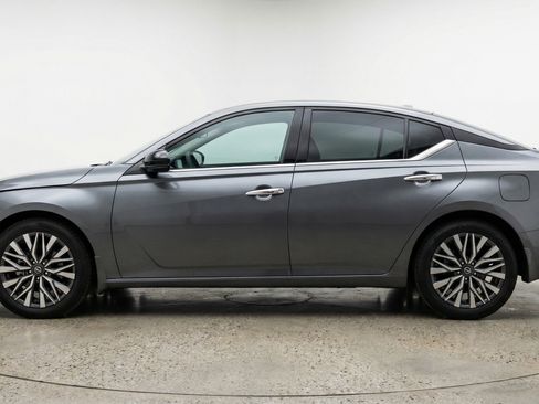 Used 2025 Nissan Altima 2.5 SV image 5
