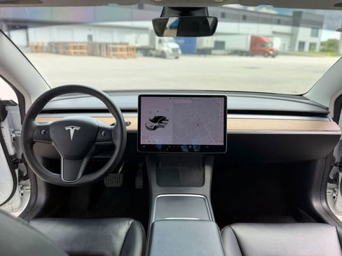 Used 2021 Tesla Model 3 Standard Range Plus RWD image 24