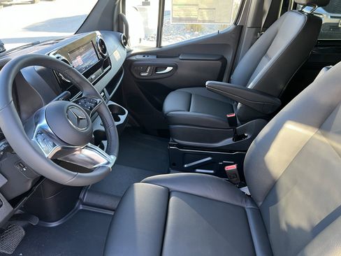 New 2025 Mercedes-Benz Sprinter 2500 image 13