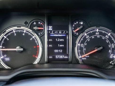 Used 2020 Toyota 4Runner TRD Off-Road Premium w/ Moonroof Package AWD/4WD image 27