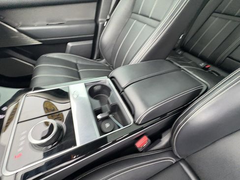 Used 2020 Land Rover Range Rover Velar S image 43