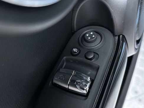 Used 2024 MINI Cooper SE FWD image 15