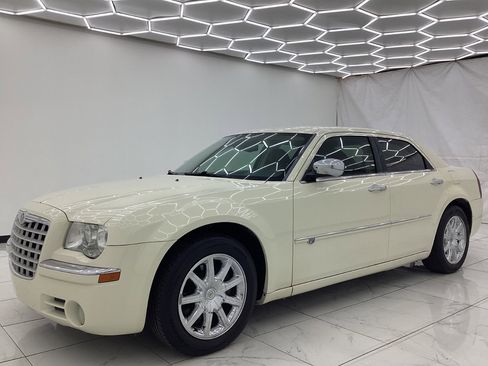 Used 2009 Chrysler 300 C image 5