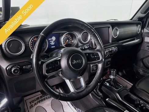 Used 2018 Jeep Wrangler Unlimited Sahara w/ Uconnect 4C Nav & Sound Group AWD/4WD image 9