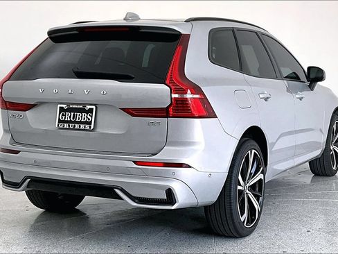 Used 2023 Volvo XC60 B5 Ultimate w/ Climate Package FWD image 2