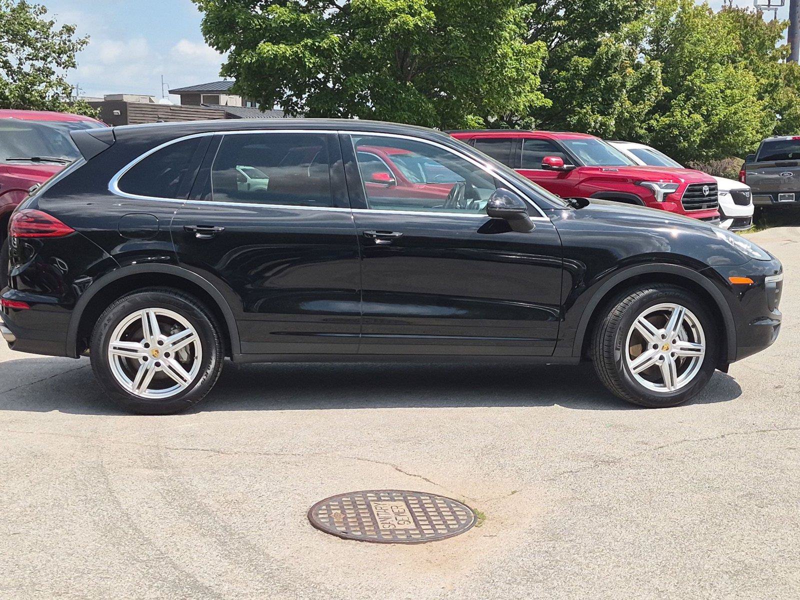 Used 2017 Porsche Cayenne S AWD/4WD image 6
