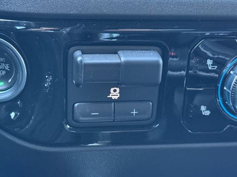 Used 2025 GMC Sierra 1500 Elevation image 29