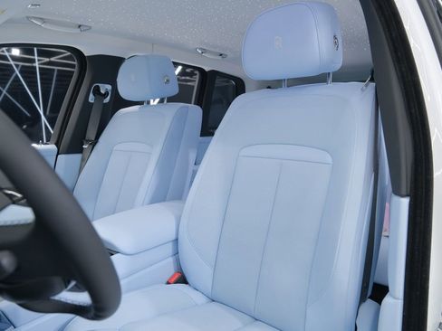 Used 2026 Rolls-Royce Cullinan image 30