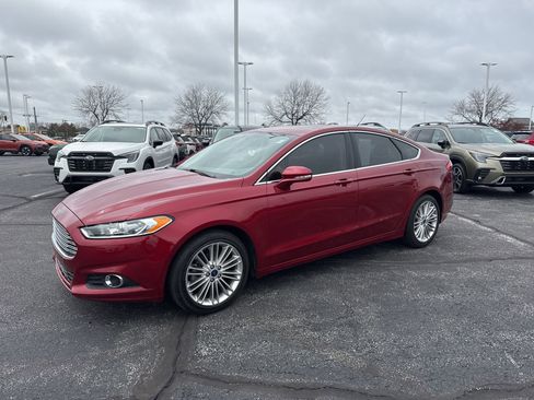 Used 2016 Ford Fusion SE w/ Equipment Group 202A image 2