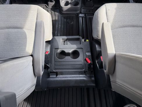 Used 2022 Toyota Sienna LE image 32