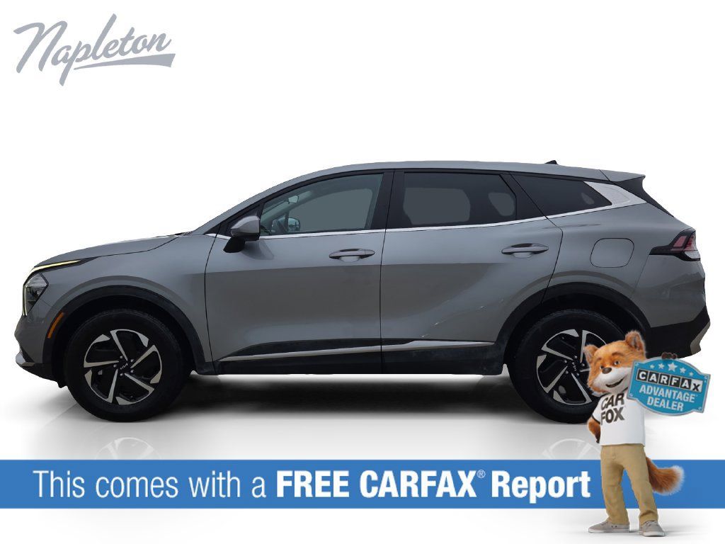 Used 2023 Kia Sportage LX AWD/4WD image 2