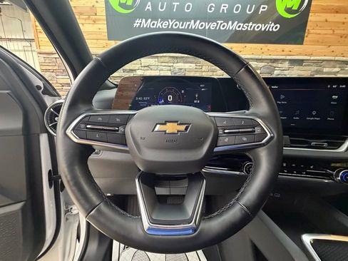 Used 2025 Chevrolet Equinox LT AWD/4WD image 17