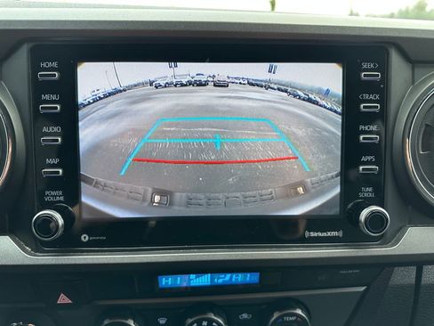 Used 2021 Toyota Tacoma TRD Off-Road w/ Technology Package image 16