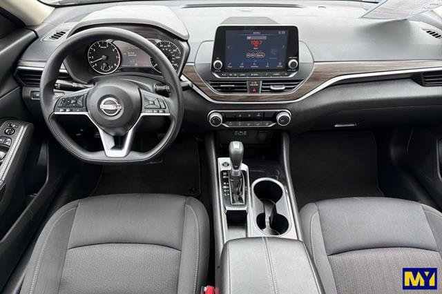 Used 2024 Nissan Altima 2.5 SV FWD image 15