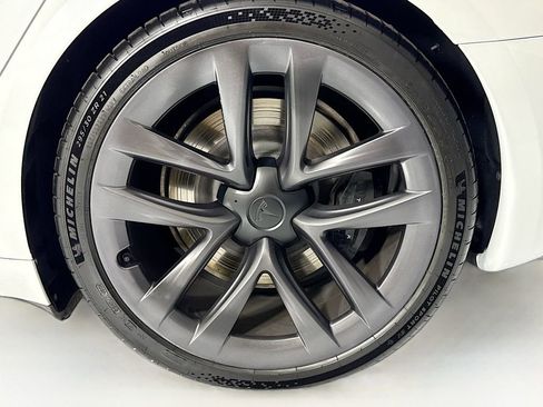 Used 2022 Tesla Model S Plaid image 32