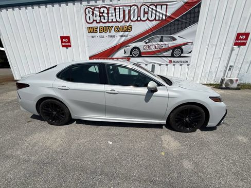 Used 2024 Toyota Camry XSE FWD image 8