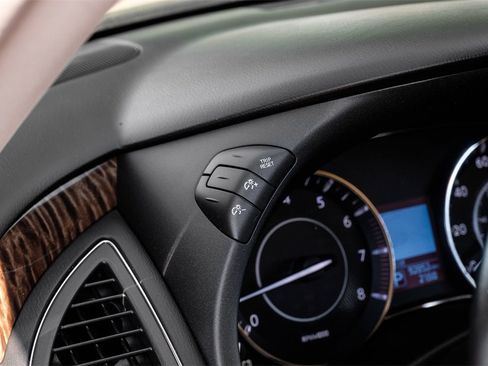 Used 2020 Nissan Armada SL w/ Premium Package image 32