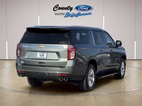 Used 2023 Chevrolet Suburban Premier image 23