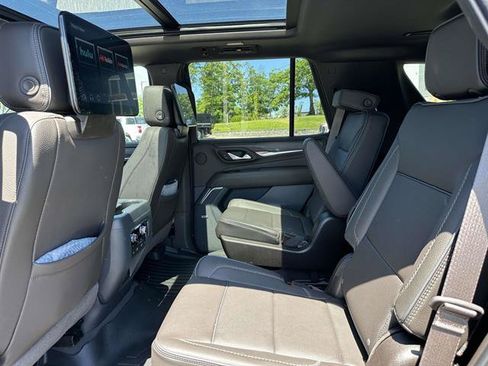 Used 2024 GMC Yukon Denali w/ Denali Reserve Package AWD/4WD image 32