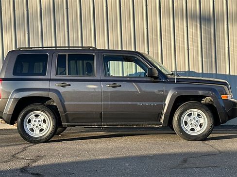 Used 2016 Jeep Patriot Sport image 4