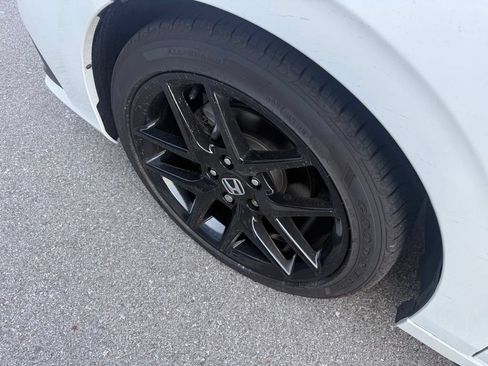 Used 2024 Honda Civic Sport image 7