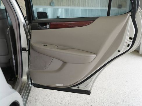 Used 2003 Lexus ES 330 4dr Sdn image 35