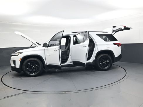 Used 2023 Chevrolet Traverse LT w/ Midnight/Sport Edition image 34