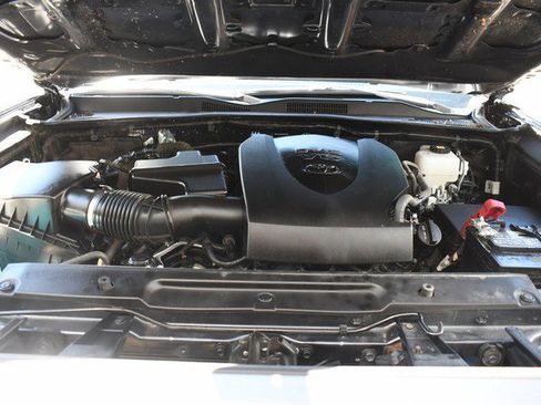 Used 2023 Toyota Tacoma TRD Off-Road image 29