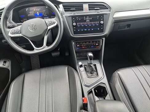 Used 2024 Volkswagen Tiguan SE FWD image 20