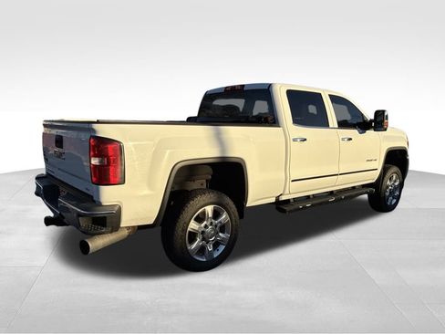 Used 2018 GMC Sierra 2500 SLT w/ Duramax Plus Package image 5