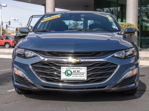 Used 2024 Chevrolet Malibu LT image 2