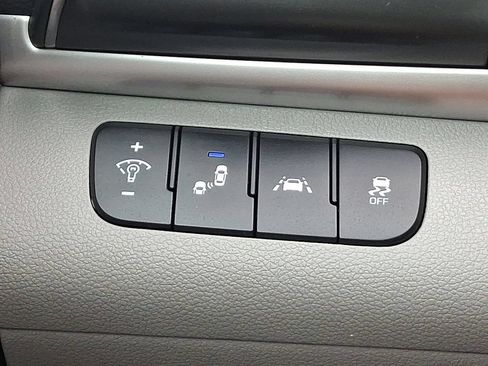 Used 2019 Hyundai Elantra Value Edition FWD image 24