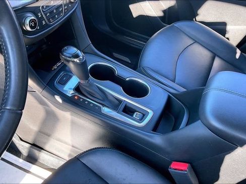 Certified 2019 Chevrolet Equinox Premier w/ LPO, Floor Liner Package AWD/4WD image 17