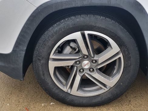 Used 2020 GMC Terrain SLT w/ Preferred Package image 9