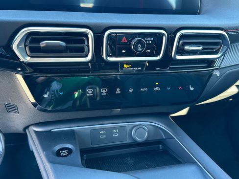 New 2026 Nissan Sentra SR w/ SR Premium Package image 30