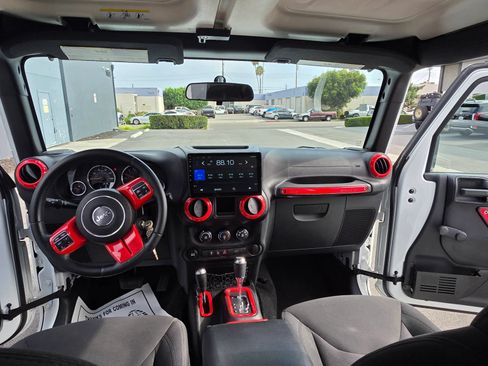 Used 2015 Jeep Wrangler Unlimited Sport w/ Connectivity Group AWD/4WD image 21