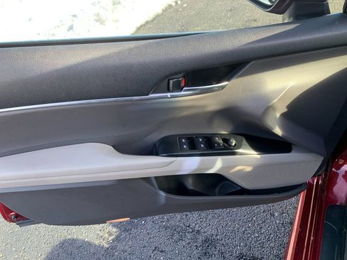 Used 2018 Toyota Camry SE image 13
