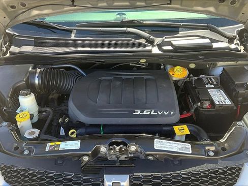 Used 2017 Dodge Grand Caravan GT image 26