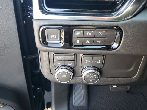 New 2026 GMC Yukon Denali w/ Sun & Power Step Package image 33