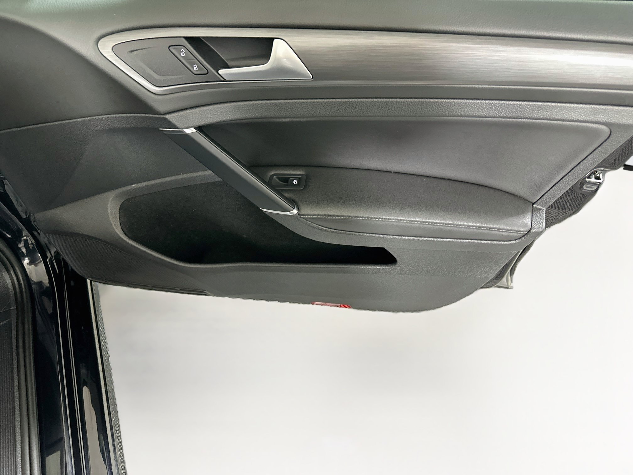 Used 2019 Volkswagen Golf SE FWD image 31