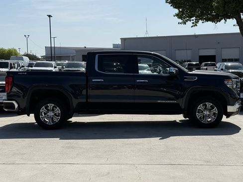 Used 2025 GMC Sierra 1500 SLT AWD/4WD image 3