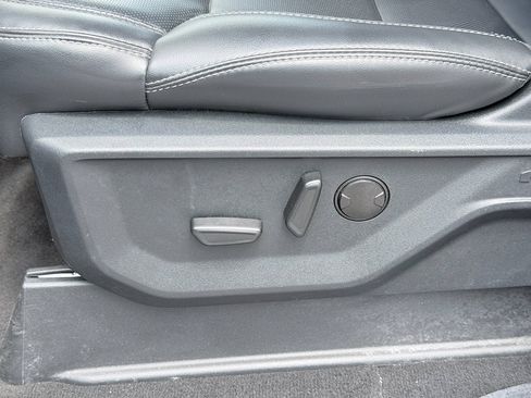 Used 2025 Ford Expedition Platinum AWD/4WD image 23