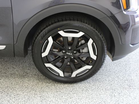 Used 2025 Kia Telluride S FWD image 5
