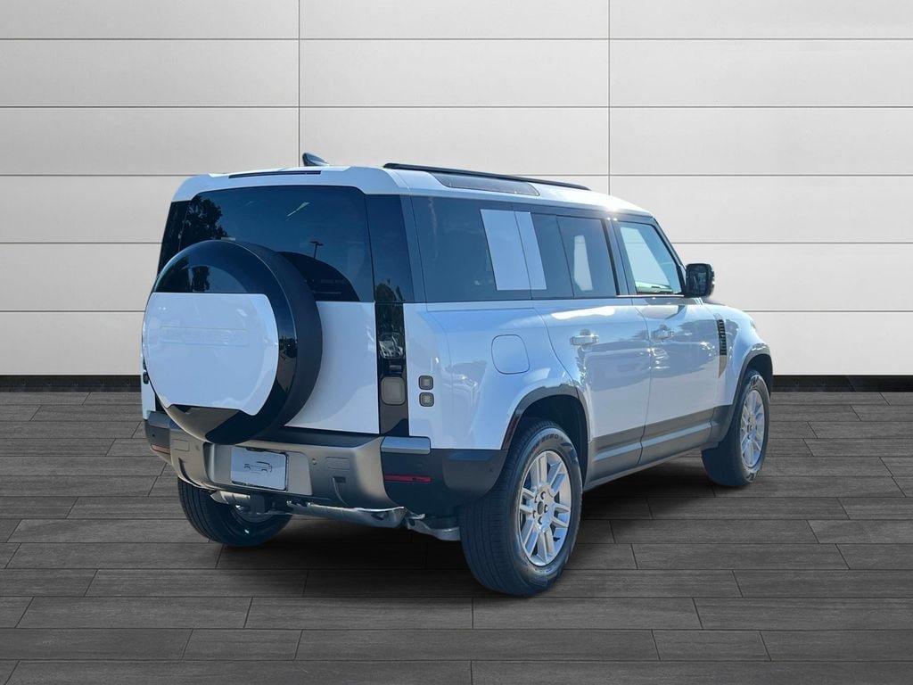 New 2026 Land Rover Defender 110 S AWD/4WD image 5