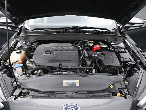Used 2016 Ford Fusion SE FWD image 25